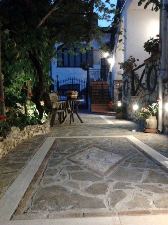 Residenza Antico Borgo Del Pozzo Aparthotel Трамонти Екстериор снимка
